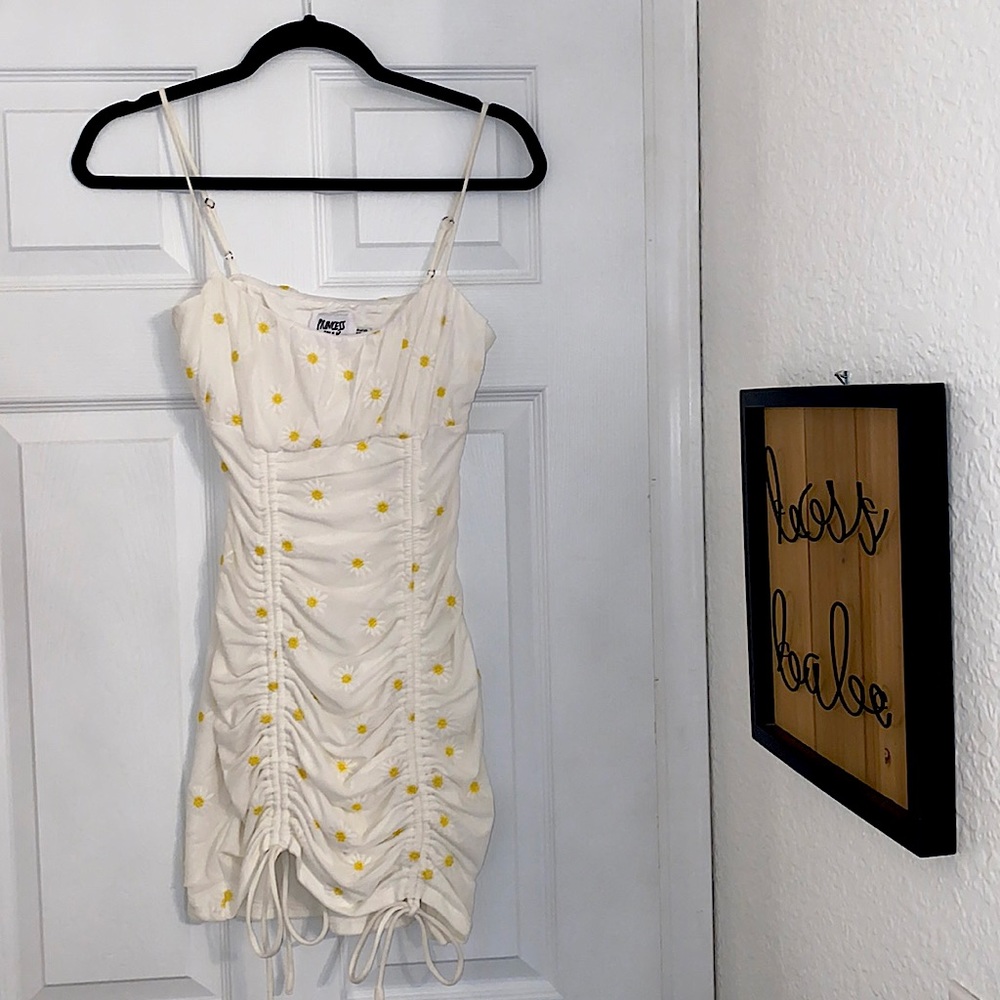Daisy mini dress 🌼